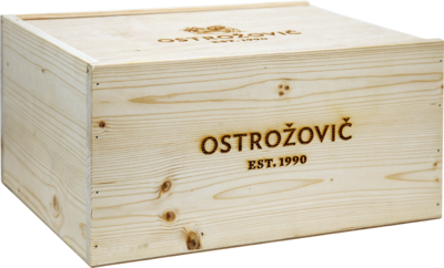Kazeta s logom Ostrožovič spol. s r. o. na víno z rady Special Collection